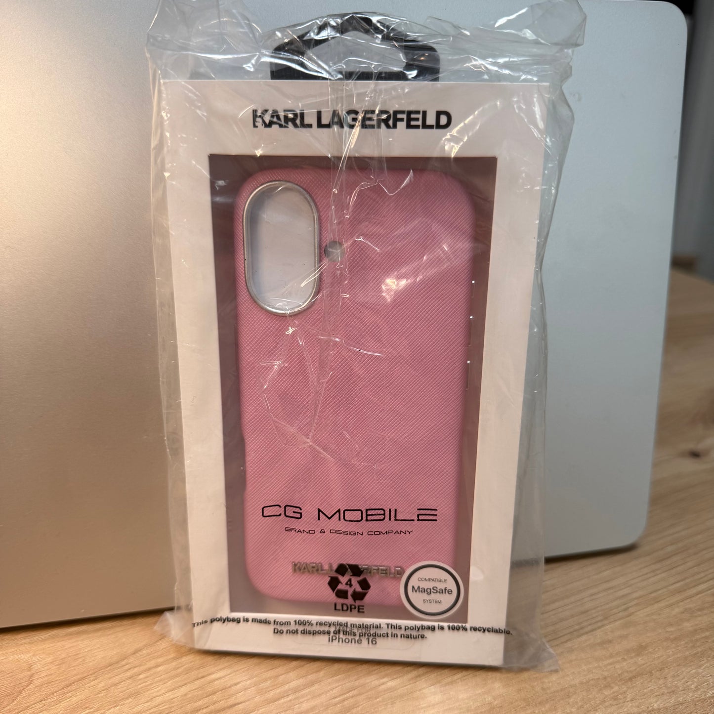 Case do telefonu Karl Lagerfeld